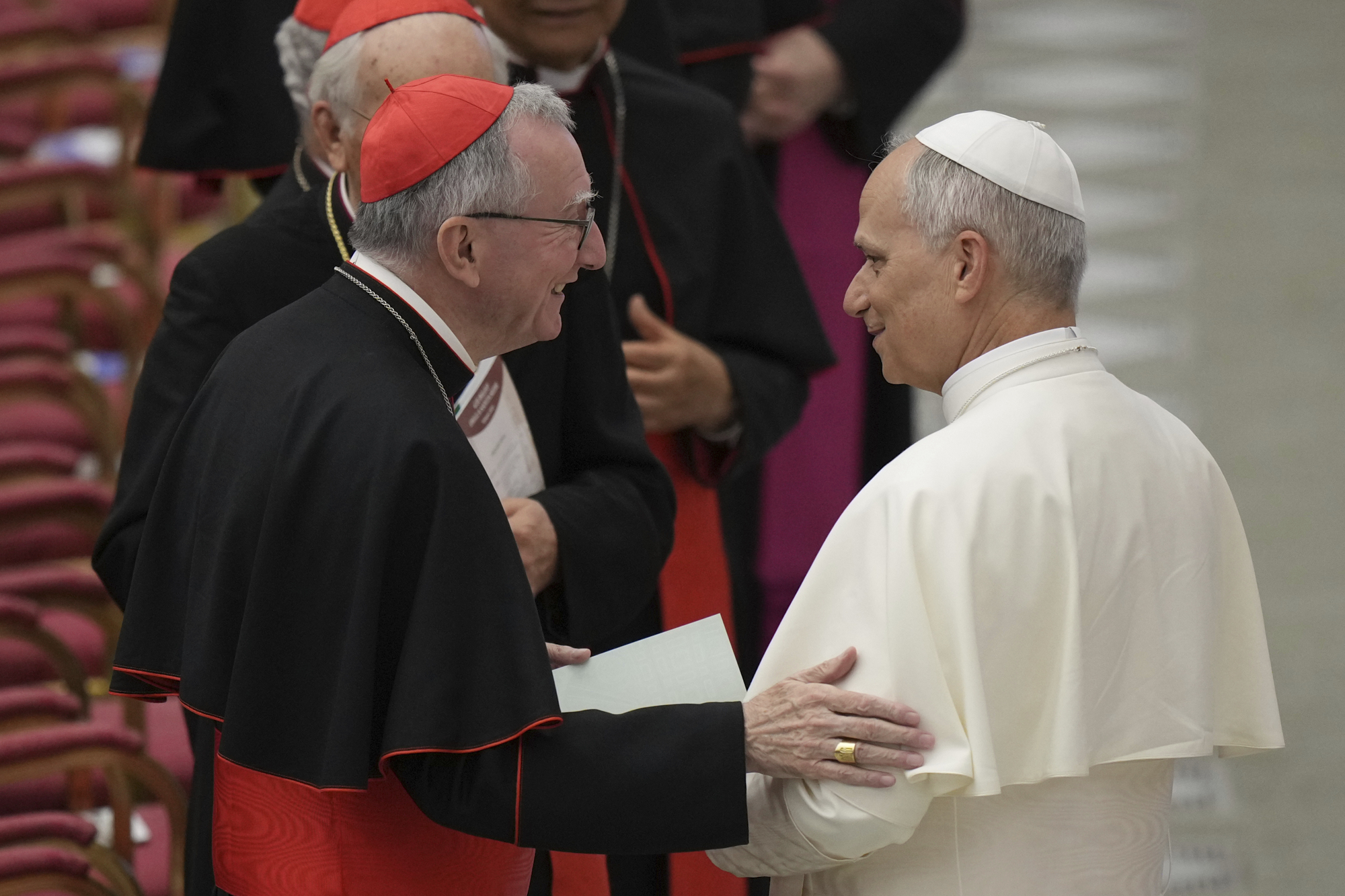 parolin a propos de trump le pape poursuit son chemin et preche la