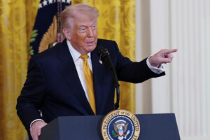 iran trump mon message au pape teheran ne peut pas avoir darme nucleaire