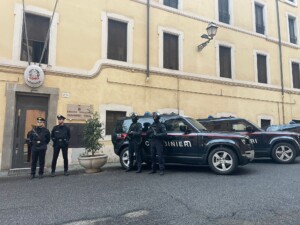 rome trafic de drogue et tentative de meurtre 18 personnes proches du clan senese arretees
