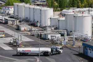iran ue pour le secteur aerien il est important de faire la distinction entre la penurie de carburant et les prix