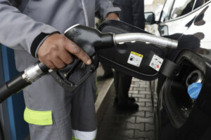 carburants prix moyen de lessence en libre service a 1934 euro l du gazole a 2026