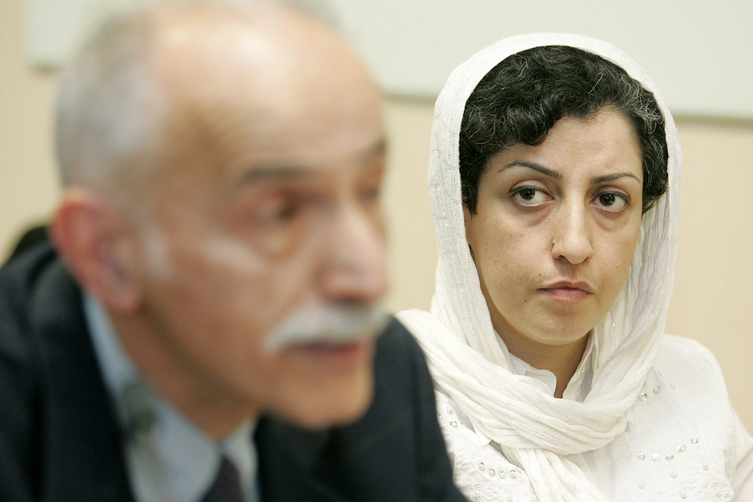 iran narges mohammadi liberee sous caution pour suivre un traitement a lhopital