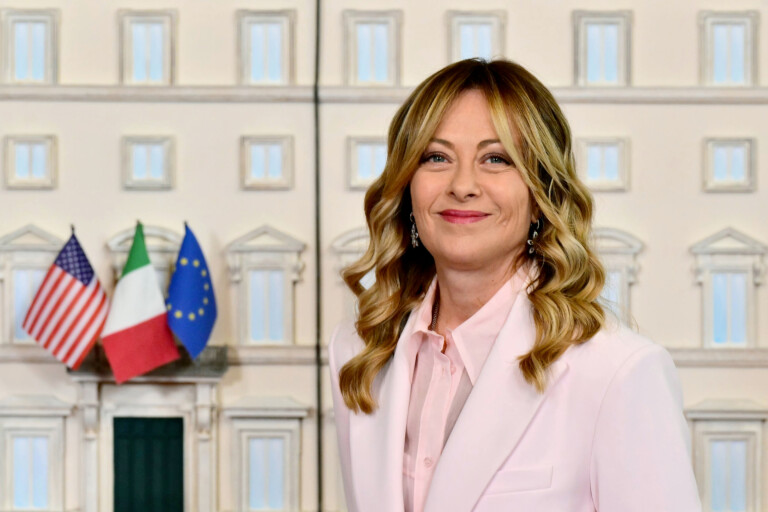 milan cortina meloni recoit le collier olympique au palais chigi