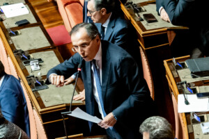 loi electorale pd une table ronde avec la majorite uniquement pour discuter des salaires des italiens