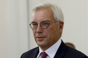 ukraine moscou lue ne peut ni jouer le role de mediateur ni participer aux efforts de paix