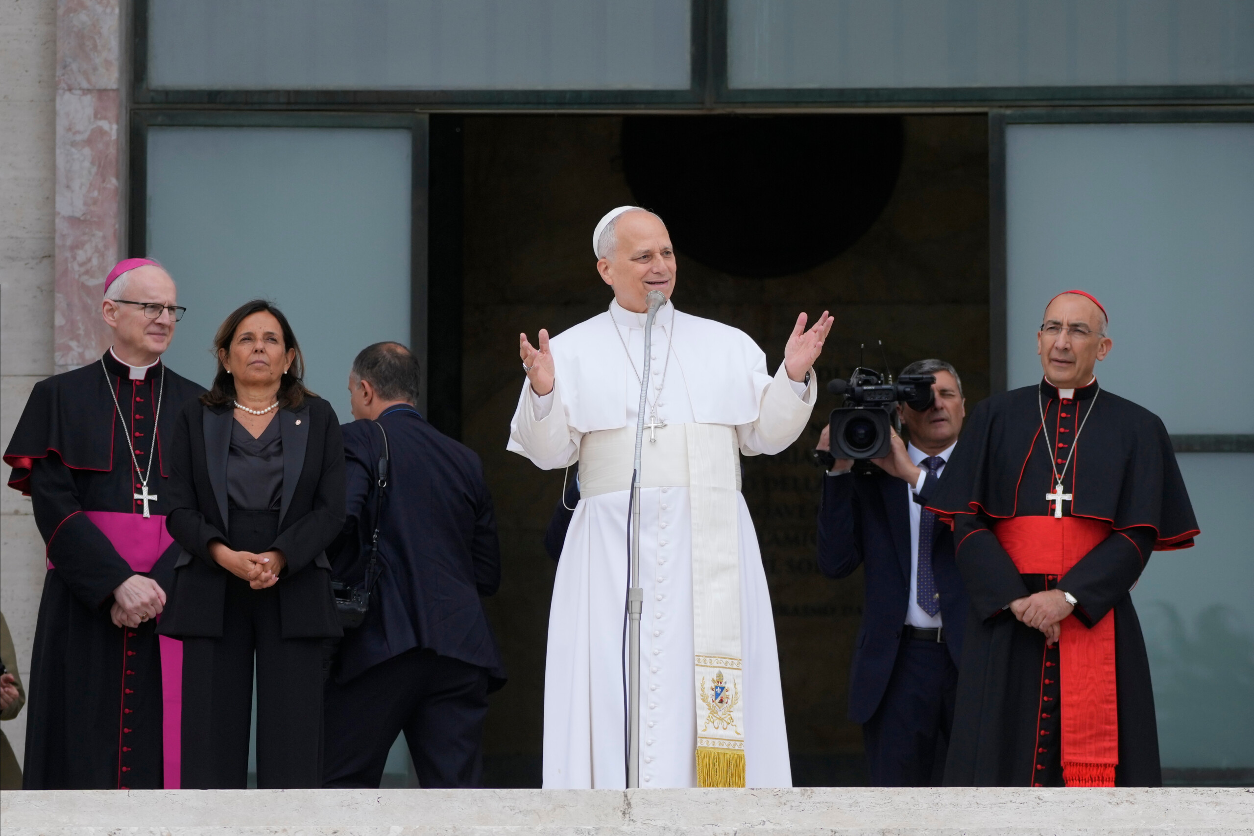 le pape leon on ne peut pas qualifier de defense un rearmement qui accroit les tensions et linsecurite scaled