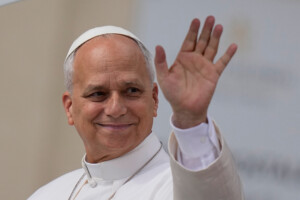le pape que la connaissance ne soit pas un instrument de domination mais au service de la justice