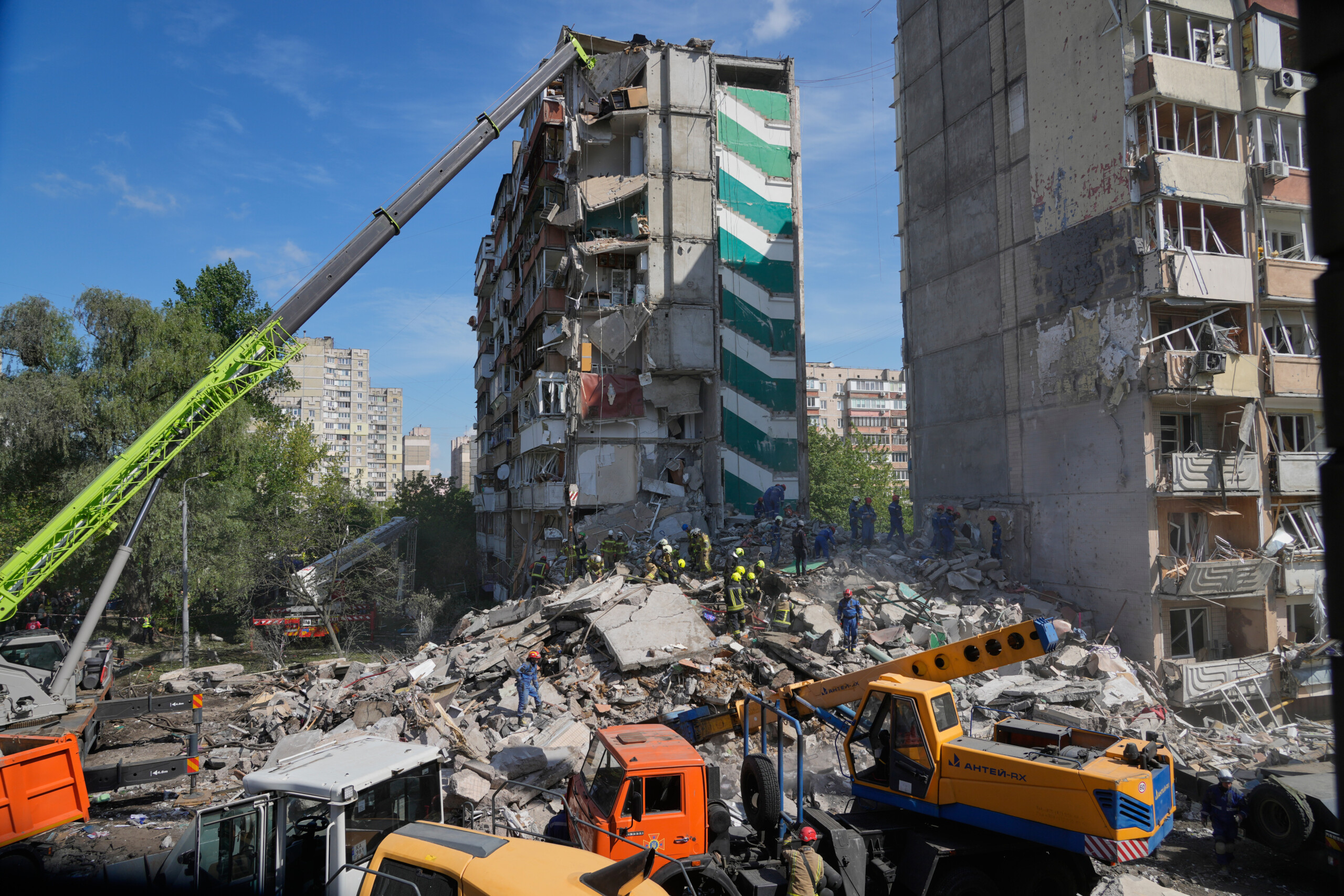 ukraine le bilan des raids russes sur kiev seleve desormais a 24 morts dont 3 enfants scaled