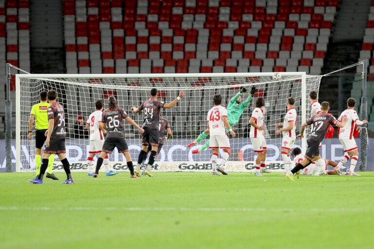 football barrages de serie b match nul et vierge entre bari et le sudtirol