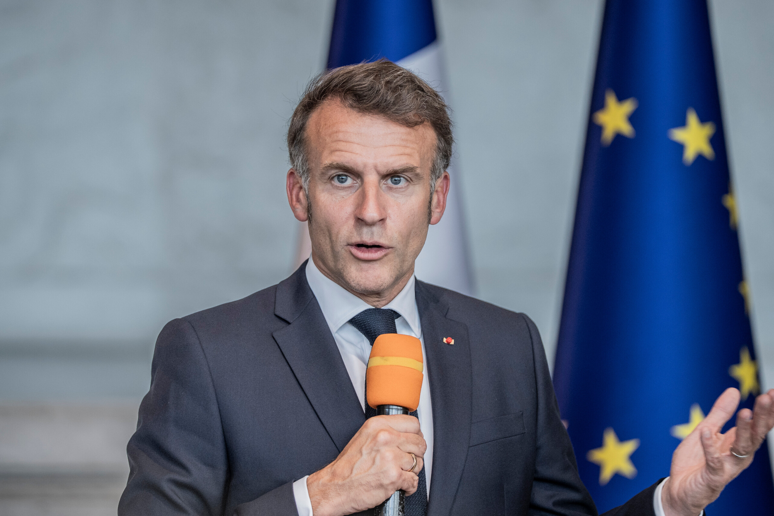 france macron la visite du pape leon xiv est un honneur scaled