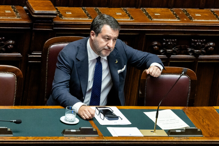 lega nous travaillons a la revocation du titre de sejour pour les delinquants