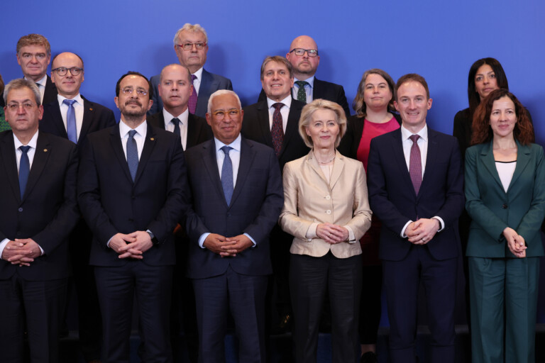 lue et les etats unis sont parvenus a un accord sur un accord commercial
