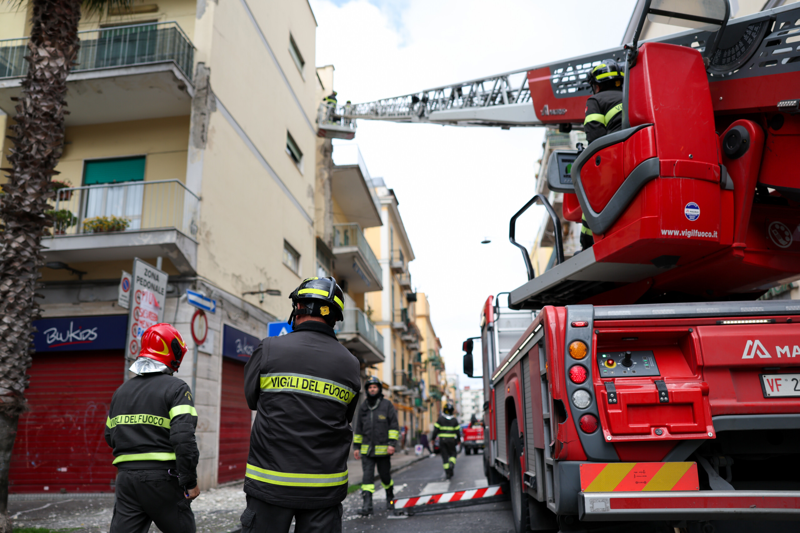 campi flegrei lanas a acheve ses verifications apres la secousse aucun degat scaled