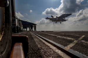cuba et les etats unis deploient le porte avions nimitz dans les caraibes