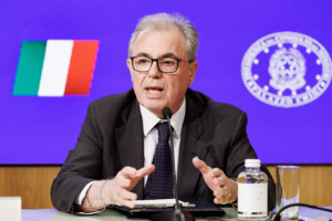 le directeur de lagence cyber frattasi a demissionne