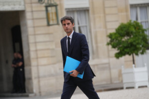france attal annonce sa candidature a la presidence en 2027