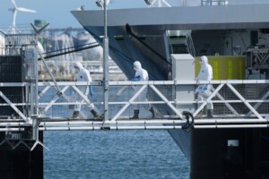 hantavirus les passagers espagnols du hondius termineront leur quarantaine chez eux