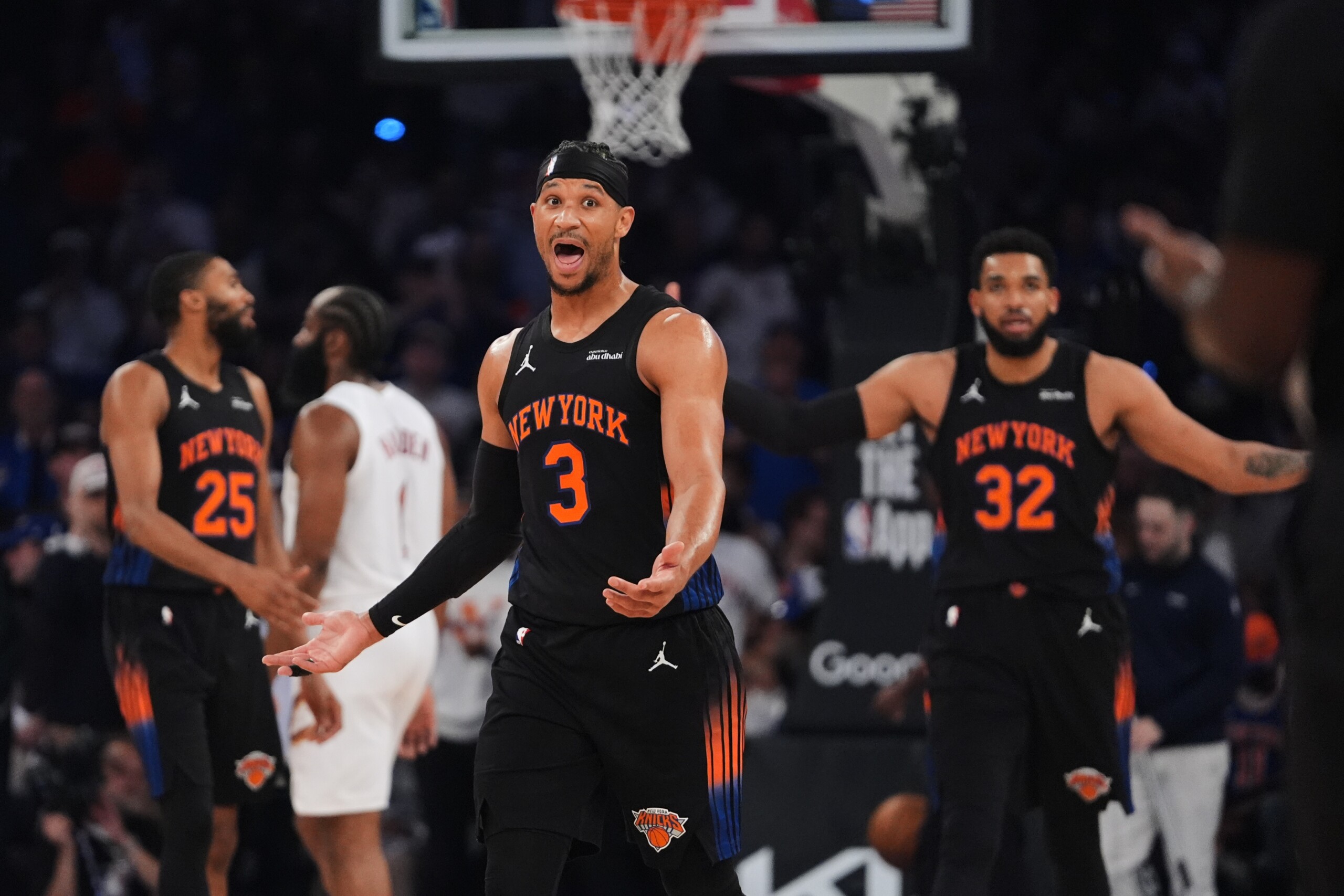nba playoffs new york ne se laisse pas deconcerter ecrase les cavs et mene 2 0 dans la serie scaled