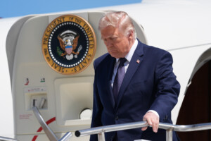 trump frustre envisage une derniere grande operation militaire