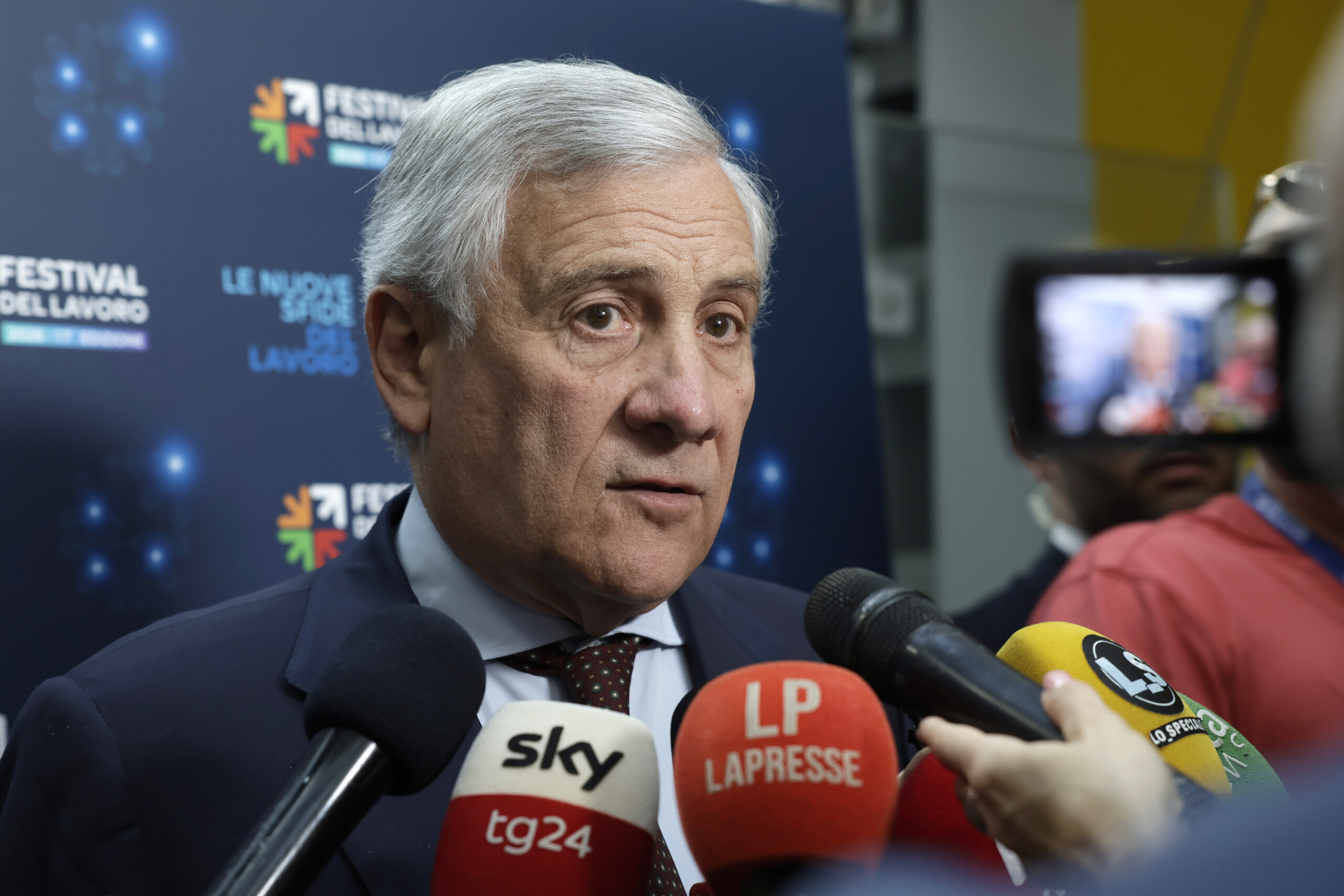 Maldives : Tajani remercie les plongeurs finlandais pour avoir repêché les victimes : « Une profonde gratitude » 1 maldives tajani remercie les plongeurs finlandais pour avoir repeche les victimes une profonde gratitude scaled