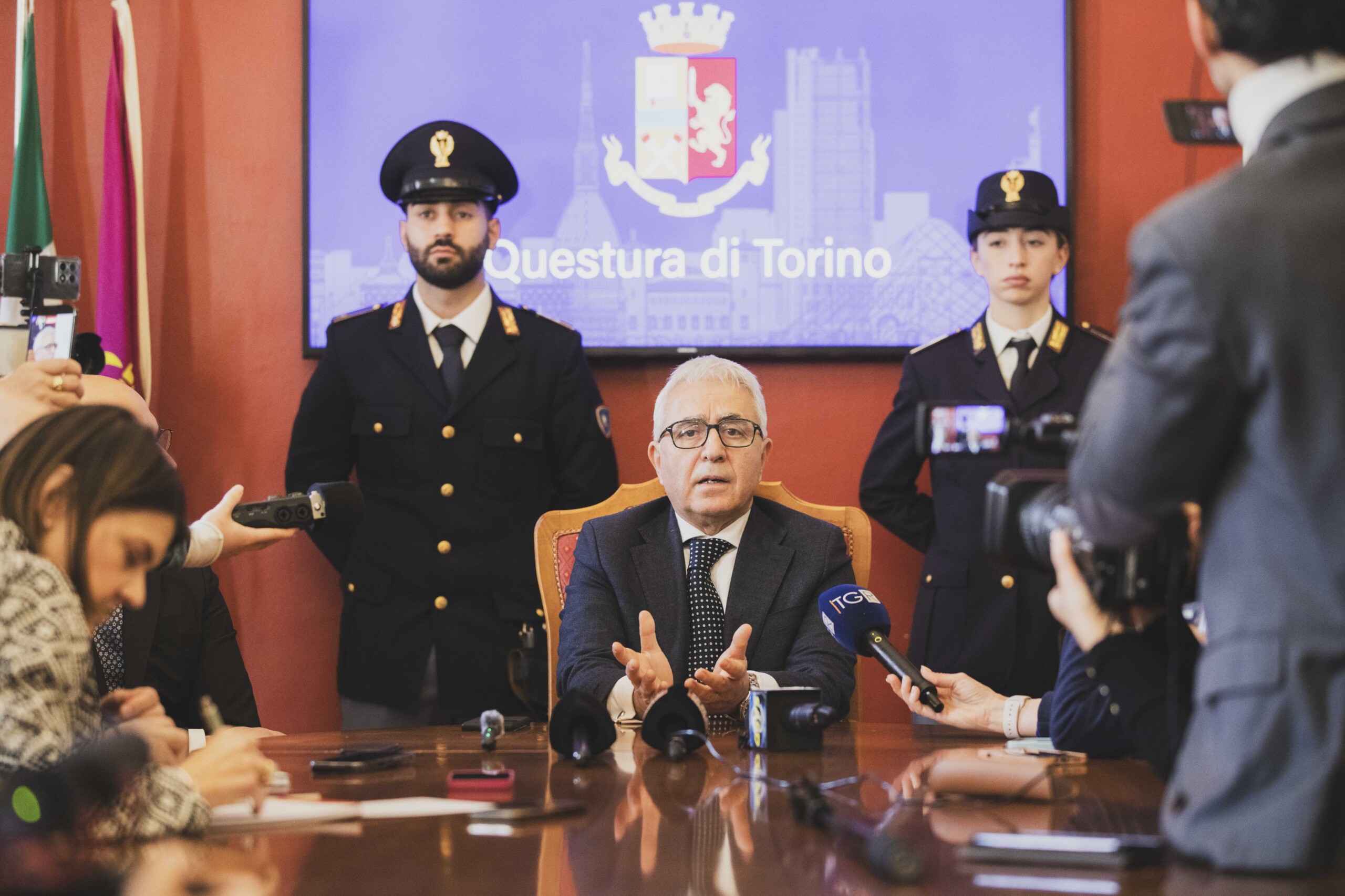 affrontements a turin le prefet de police declare je suis desole pour le jeune blesse nous attendons les resultats de lenquete scaled
