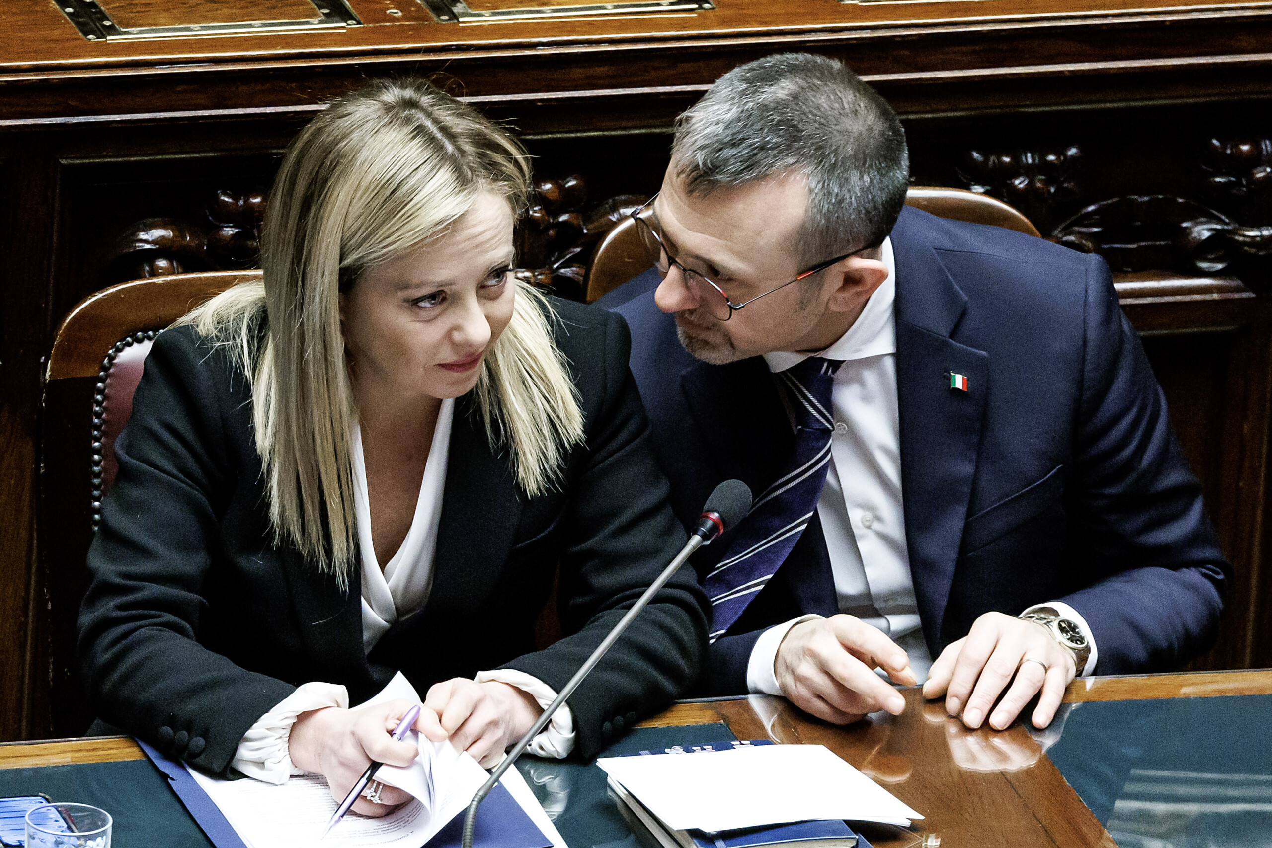 Rome, Delmastro devant la commission antimafia : « Je n'ai jamais informé Meloni de la création d'une société avec Caroccia » 1 rome delmastro devant la commission antimafia je nai jamais informe meloni de la creation dune societe avec caroccia scaled