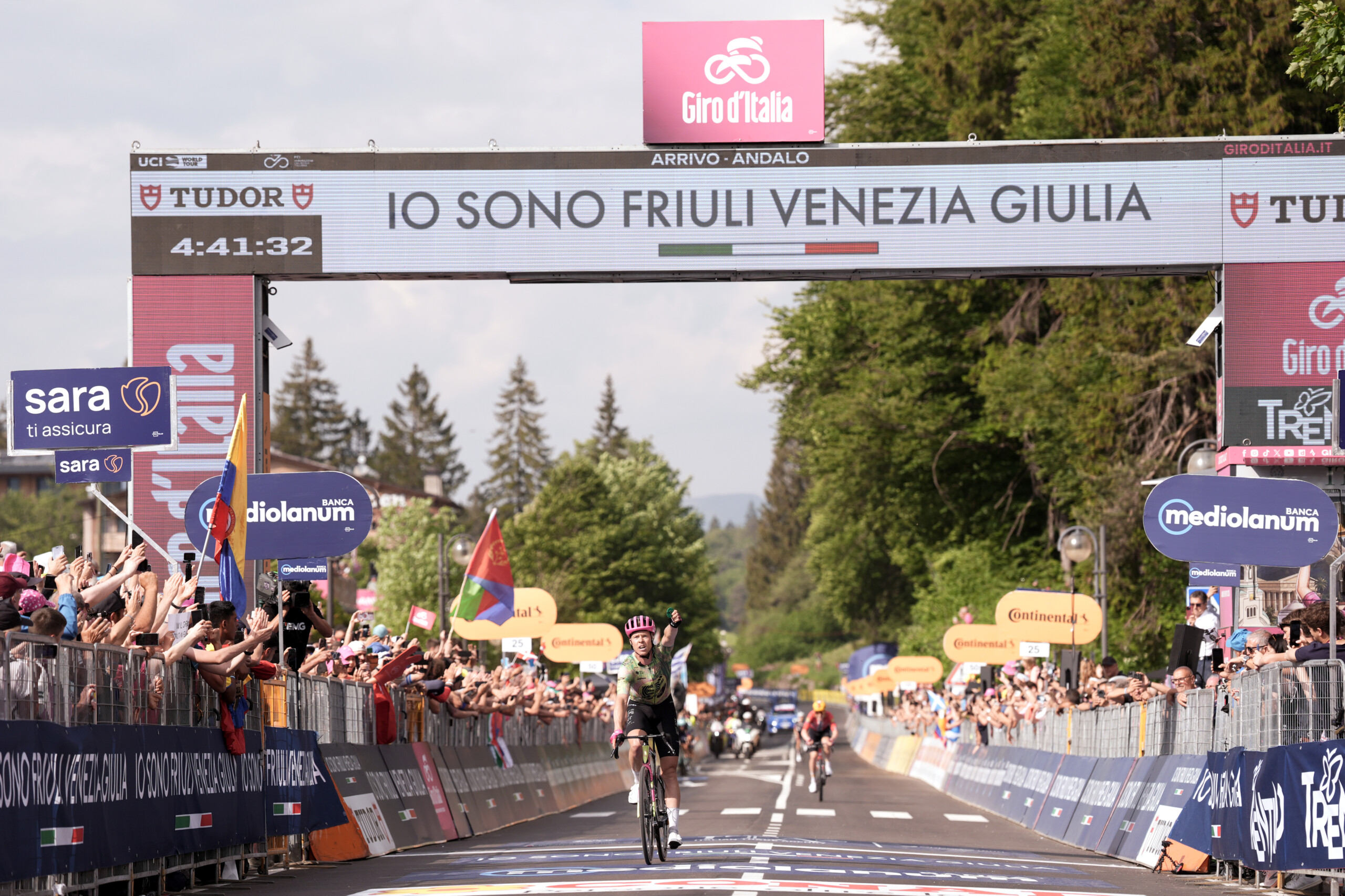Tour d'Italie : Valgren remporte la 17e étape, Vingegaard conserve le maillot rose 1 tour ditalie valgren remporte la 17e etape vingegaard conserve le maillot rose scaled