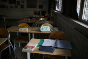 canicule 53 c enregistres dans les couloirs fermeture dune ecole primaire en france
