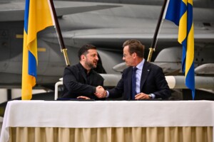 ukraine zelensky en visite en suede discussion sur la cooperation en matiere de defense