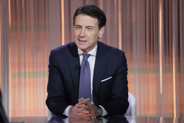 c sinistra conte prets a gouverner nous elaborons un projet serieux