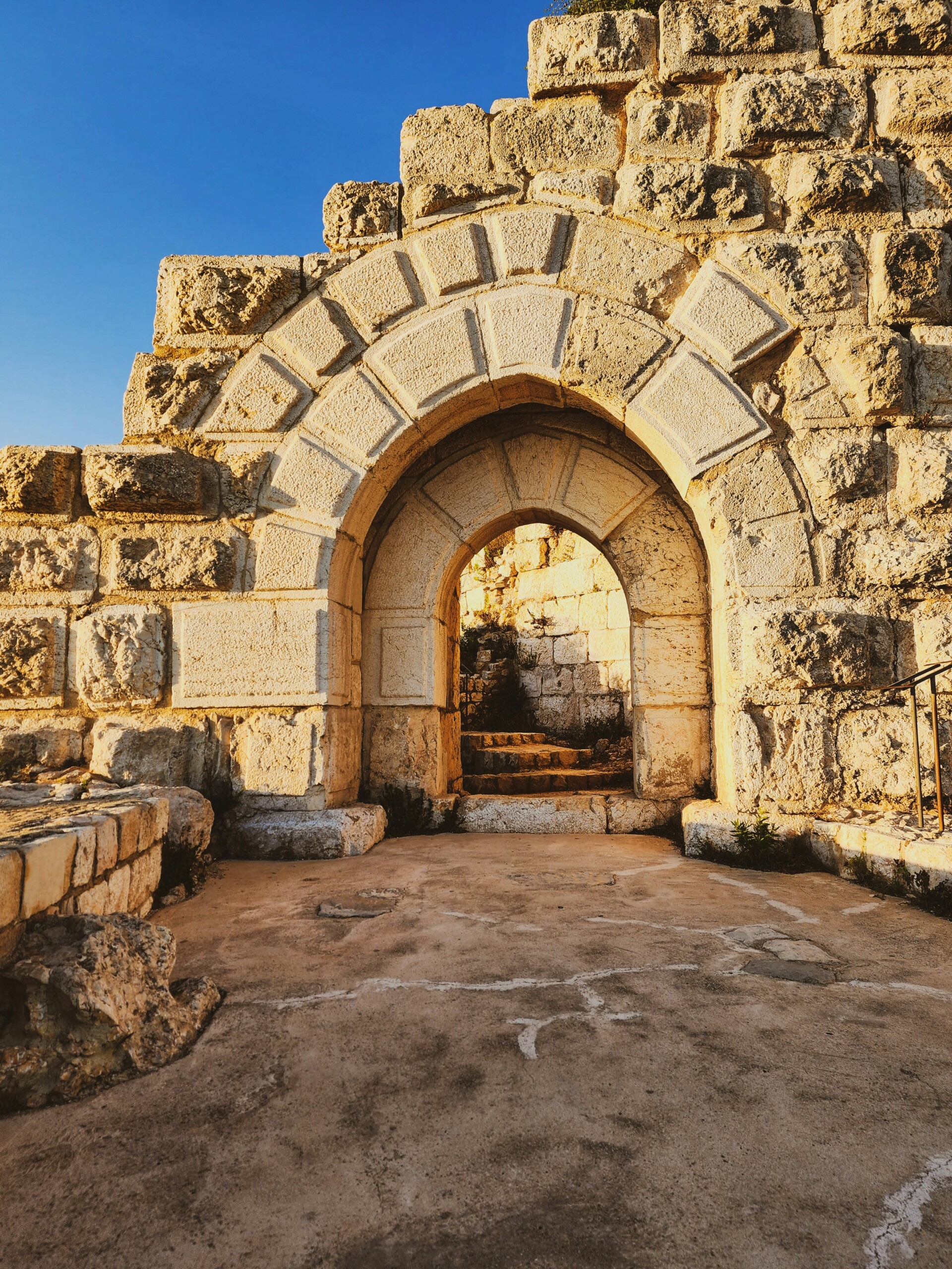 liban raid de lidf dans la zone dun chateau construit par les croises dans le sud scaled