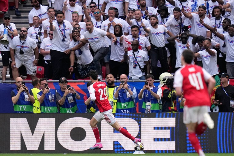 ligue des champions psg arsenal 0 1 a la mi temps