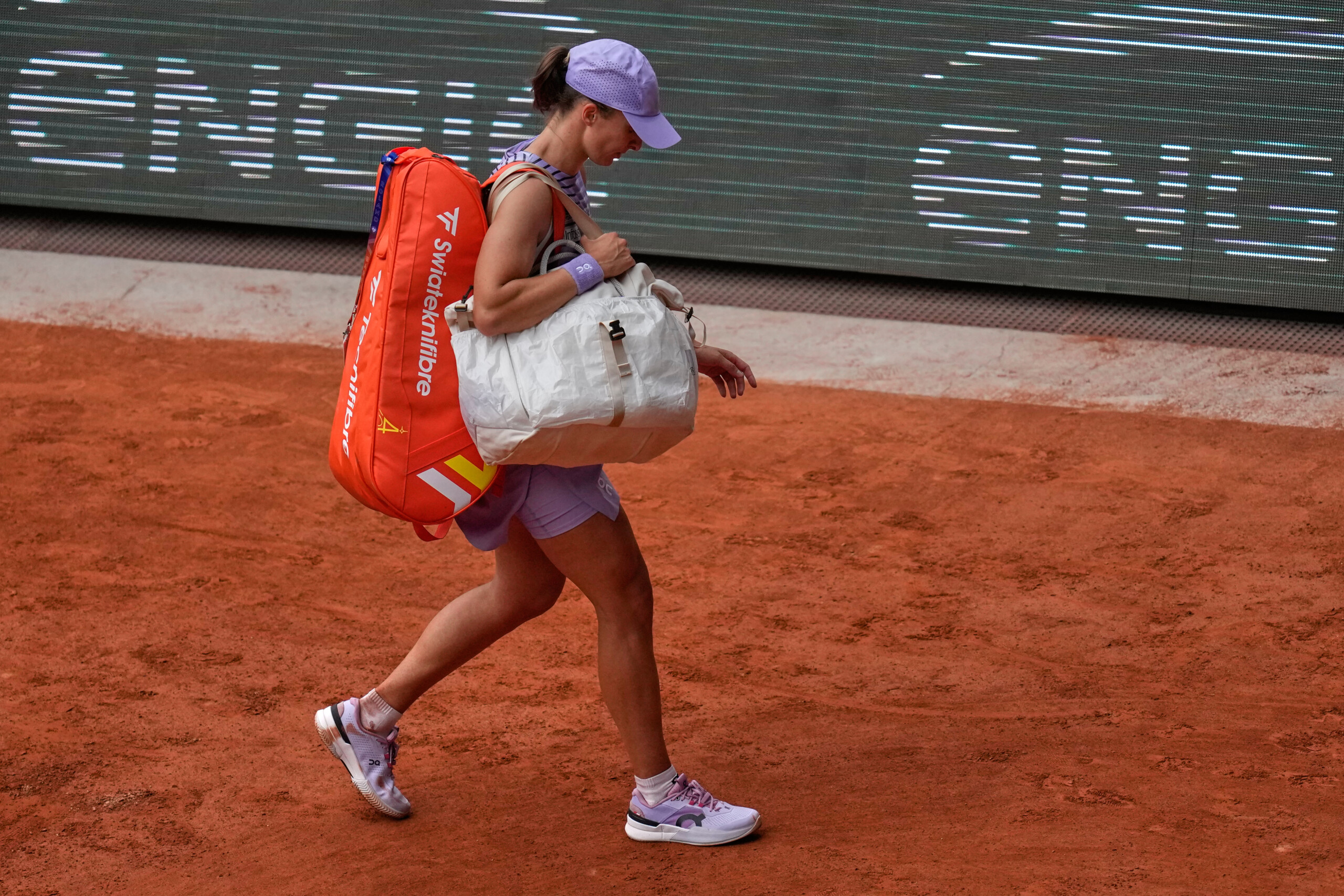 Roland-Garros: Swiatek éliminée par Kostyuk, Cirstea abandonne contre Wang 1 roland garros swiatek eliminee par kostyuk cirstea abandonne contre wang scaled