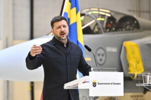 zelenskyy attaque moscou je dispose de preuves montrant que des enfants ukrainiens ont ete enleves et contraints de se battre