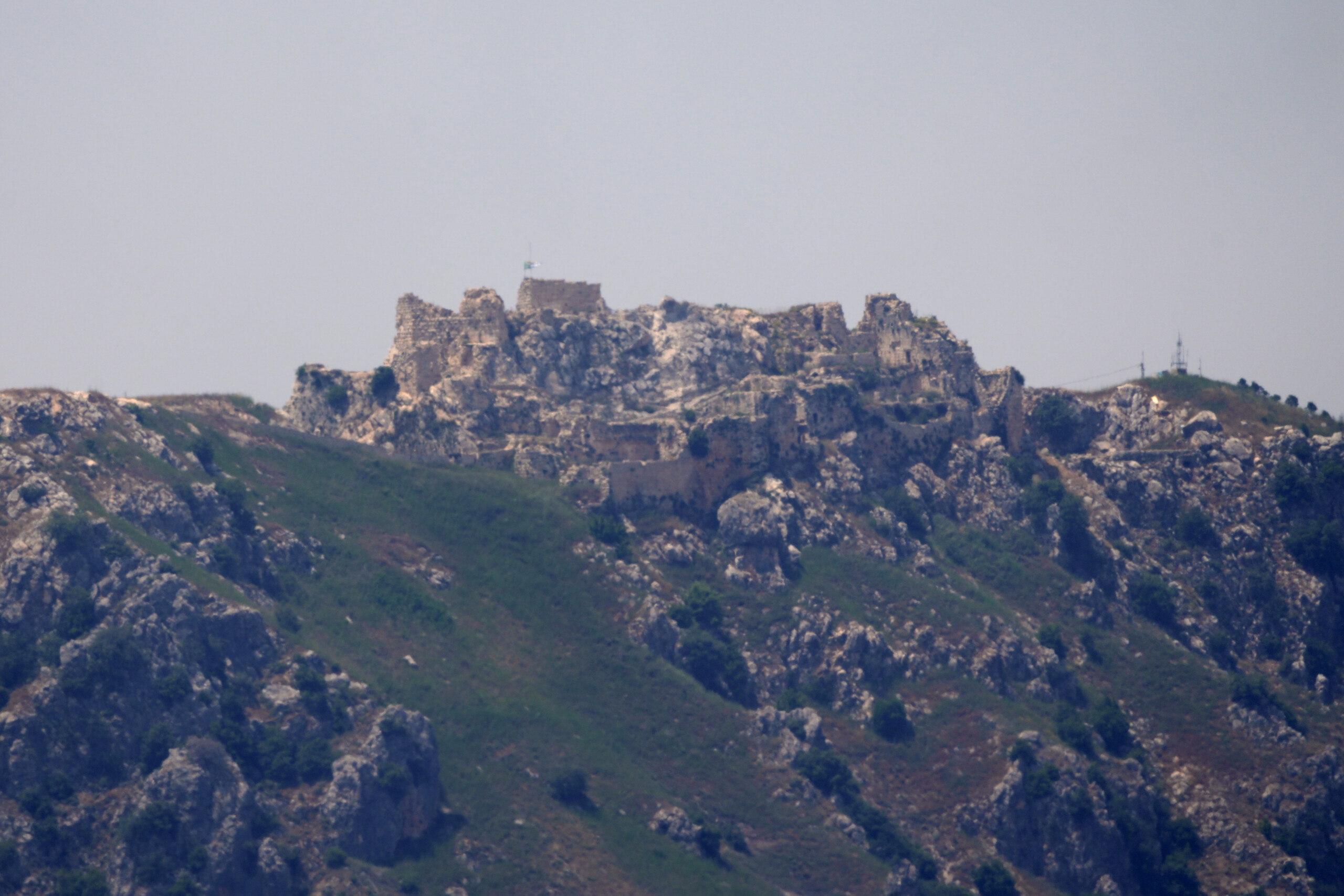 Liban : attaques contre des soldats de l'armée israélienne près du château de Beaufort 1 liban attaques contre des soldats de larmee israelienne pres du chateau de beaufort scaled