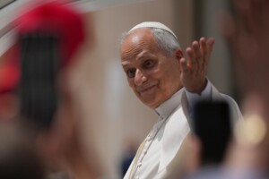 saint siege le pape rencontrera des victimes dabus lors de son voyage en espagne