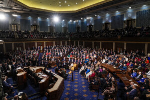 ukraine la chambre des representants americaine approuve laide a kiev et les sanctions contre moscou