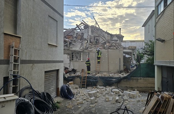 effondrement dun immeuble a porto santelpidio le nombre de victimes seleve a trois