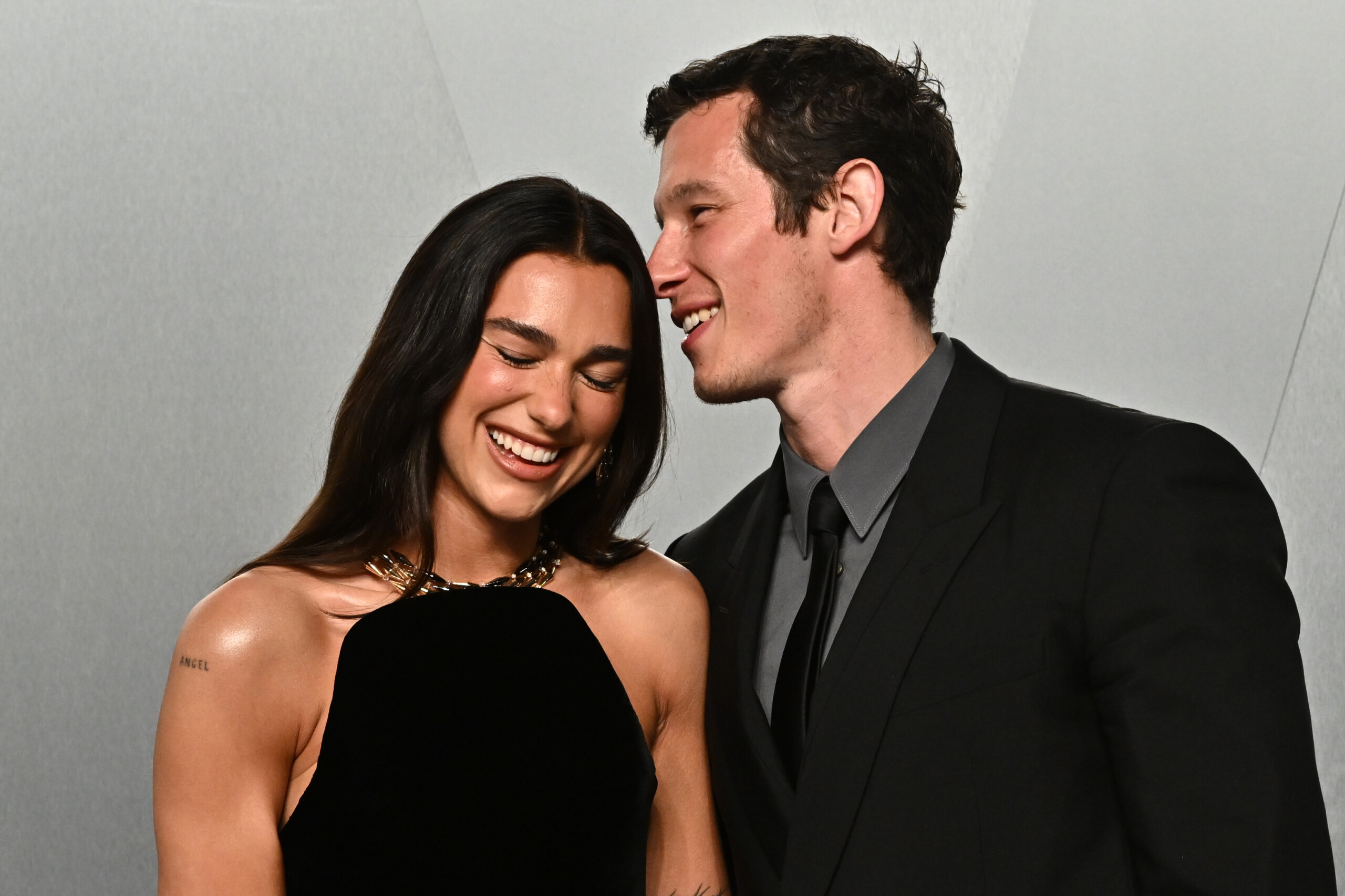musique medias britanniques le mariage de dua lipa dans les repaires de la mafia scaled