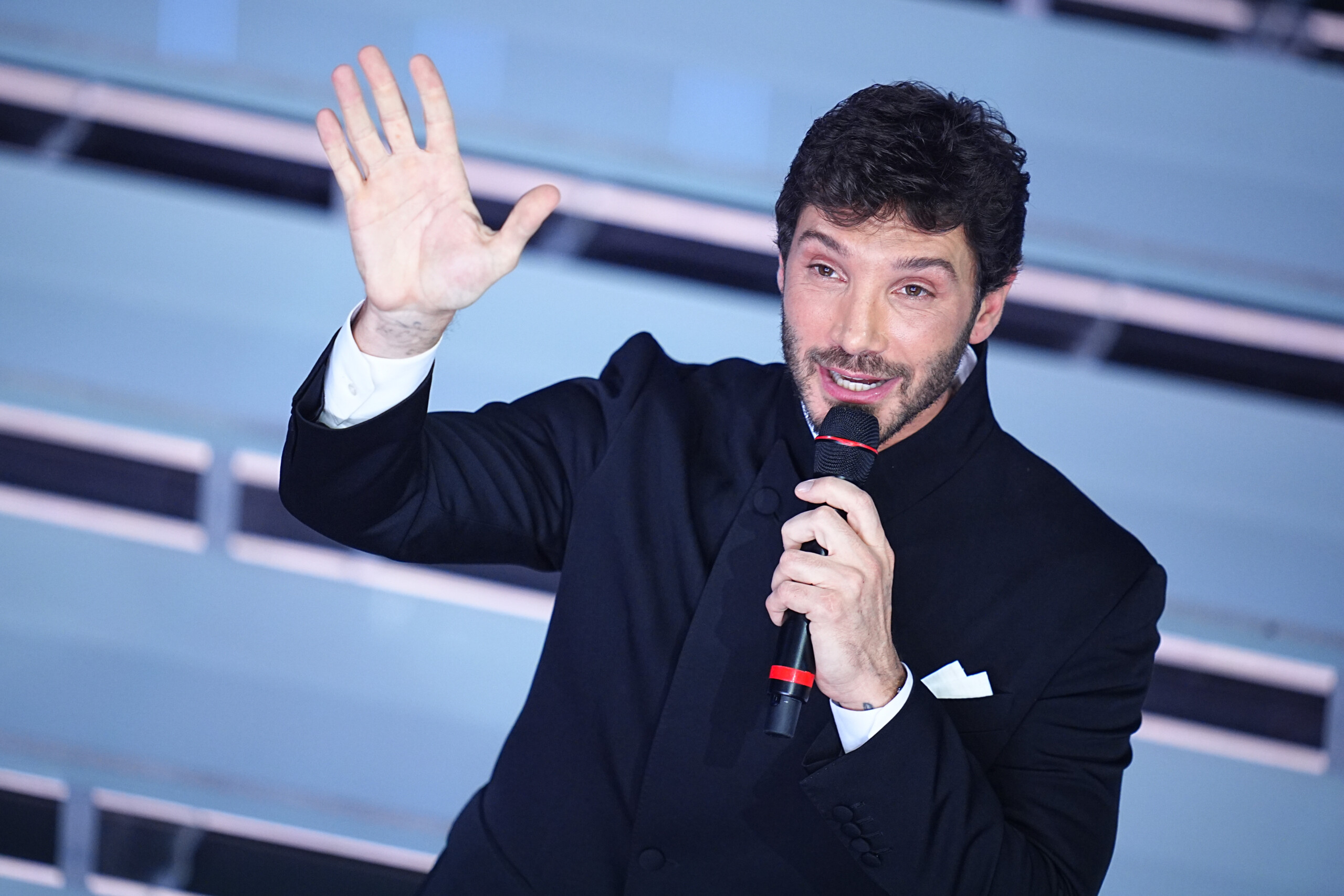 Sanremo : De Martino annonce les dates du festival 2027 : du 16 au 20 février 1 sanremo de martino annonce les dates du festival 2027 du 16 au 20 fevrier scaled