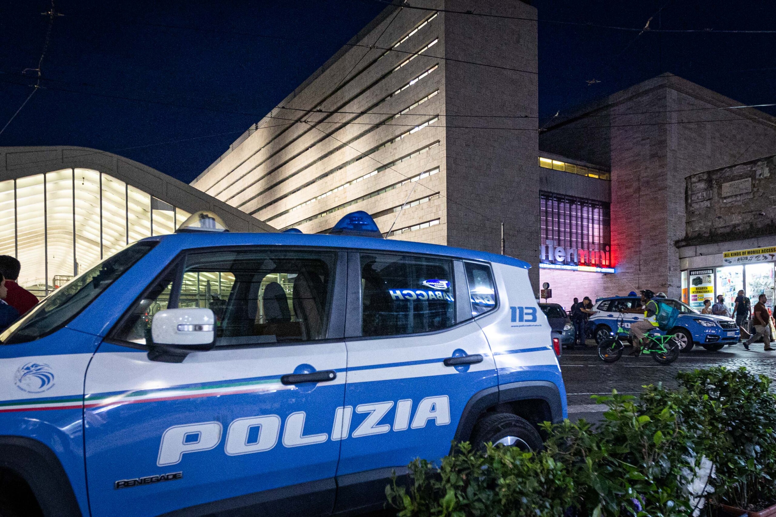 Caserte : 12 arrestations d'un gang spécialisé dans les braquages de banques et de bijouteries 1 caserte 12 arrestations dun gang specialise dans les braquages de banques et de bijouteries scaled
