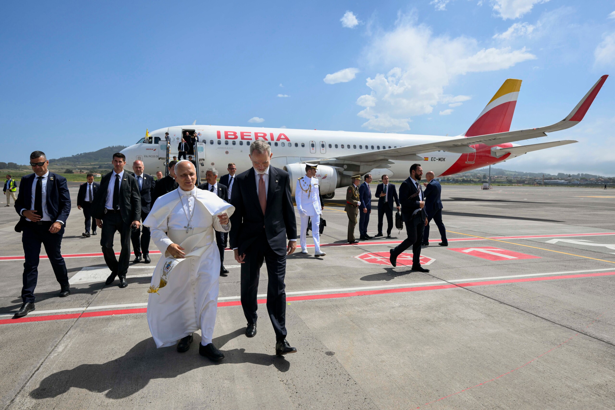 Espagne : le pape Léon XIV revient à Rome à bord de l'avion du roi Felipe 1 espagne le pape leon xiv revient a rome a bord de lavion du roi felipe scaled