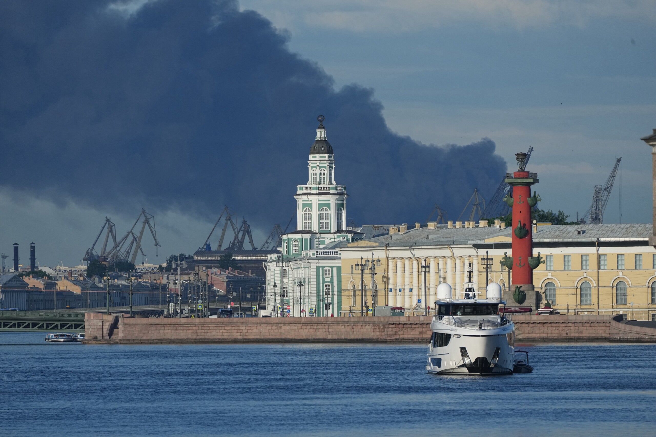 ukraine des drones lances depuis kiev frappent des installations petrochimiques russes scaled