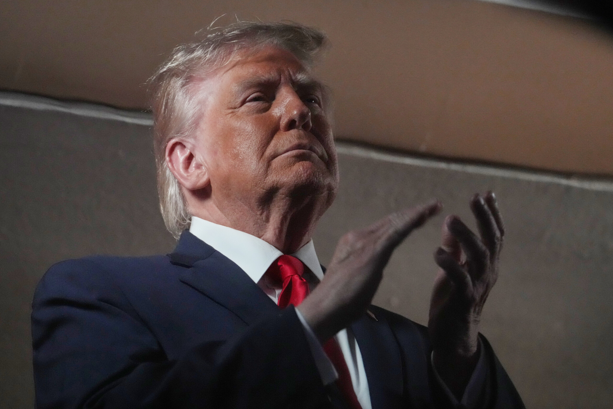 Iran, Trump : « L’accord sera signé demain, juste après rouvrir Hormuz » 1 iran trump laccord sera signe demain juste apres rouvrir hormuz scaled