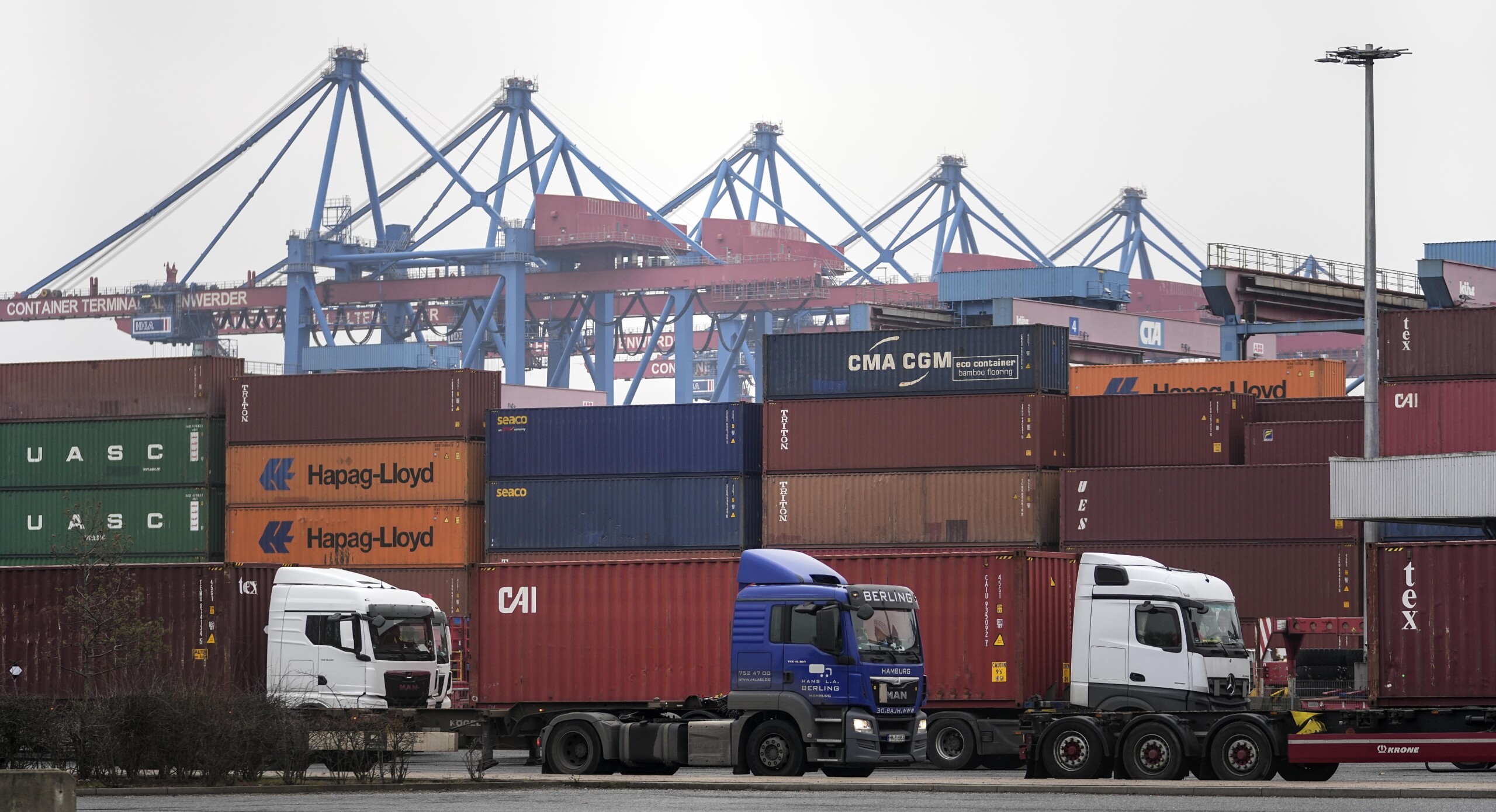 commerce exterieur istat ralentissement en avril 06 pour les importations et 22 pour les exportations scaled