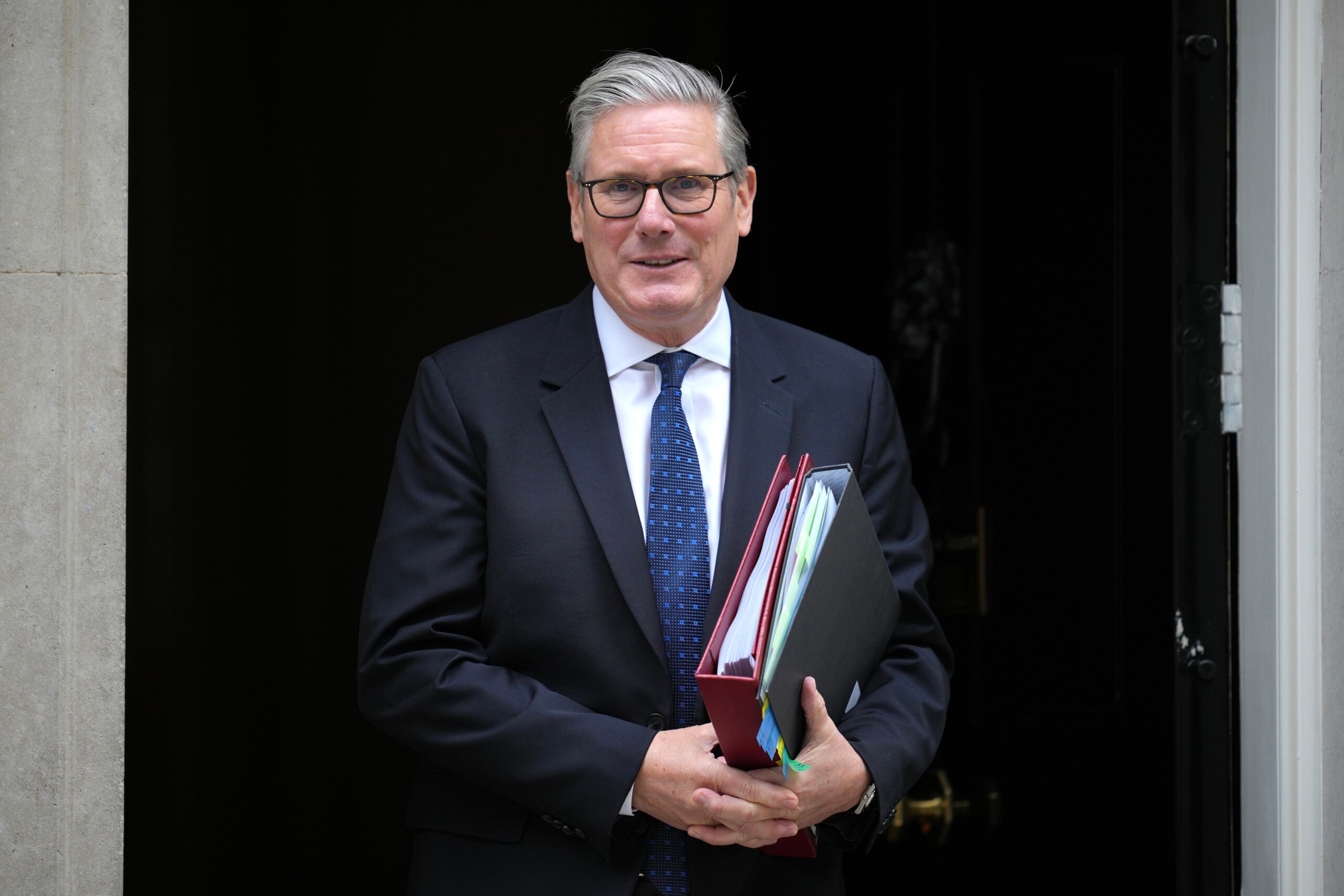 royaume uni starmer interdiction des reseaux sociaux pour les moins de 16 ans dici le printemps 2027 scaled